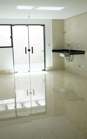 Casa à venda com 120m², 3 quartos e 2 vagasSala e cozinha