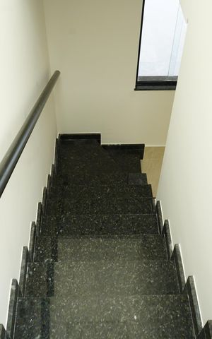 Casa à venda com 120m², 3 quartos e 2 vagasEscada