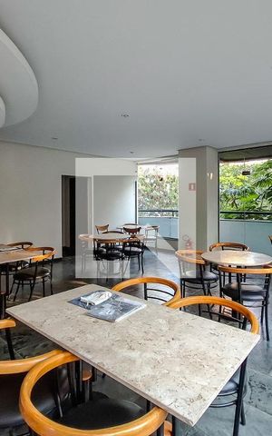 Apartamento à venda com 120m², 3 quartos e 2 vagas Apartamento à venda com 120m², 3 quartos e 2 vagasSalão de festas