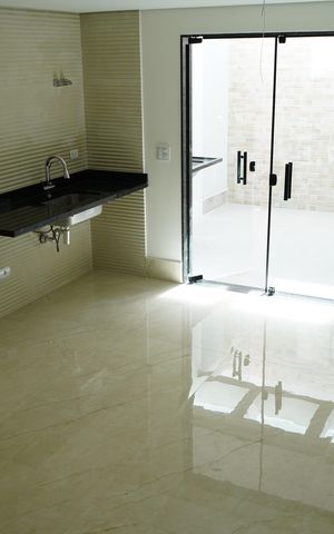 Casa à venda com 120m², 3 quartos e 2 vagasSala e cozinha
