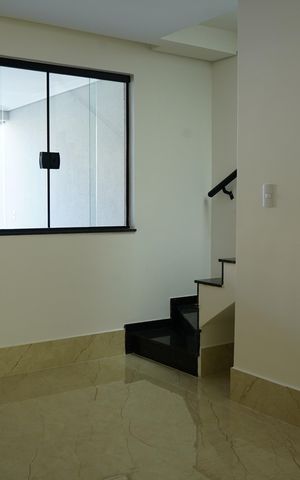 Casa à venda com 120m², 3 quartos e 2 vagasSala e cozinha