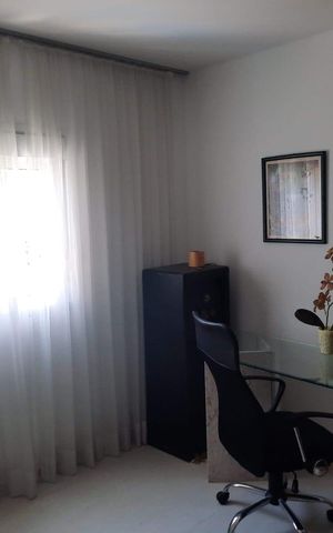 Apartamento à venda com 111m², 3 quartos e 2 vagas Apartamento à venda com 111m², 3 quartos e 2 vagasQuarto