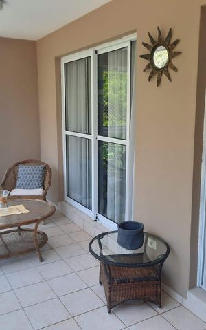 Apartamento à venda com 111m², 3 quartos e 2 vagas Apartamento à venda com 111m², 3 quartos e 2 vagasVaranda