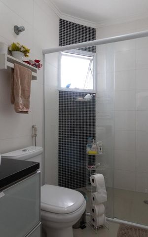 Casa à venda com 339m², 4 quartos e 2 vagas Casa à venda com 339m², 4 quartos e 2 vagasBanheiro da Suíte 1