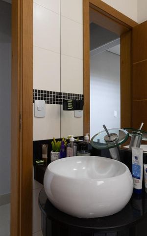 Casa à venda com 339m², 4 quartos e 2 vagas Casa à venda com 339m², 4 quartos e 2 vagasLavabo