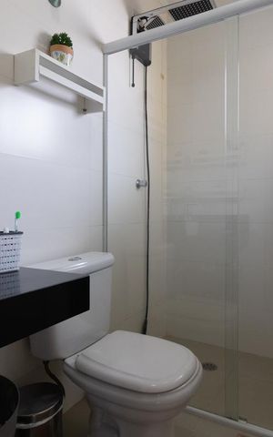 Casa à venda com 339m², 4 quartos e 2 vagas Casa à venda com 339m², 4 quartos e 2 vagasBanheiro da Suíte 2