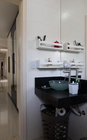 Casa à venda com 339m², 4 quartos e 2 vagas Casa à venda com 339m², 4 quartos e 2 vagasBanheiro da Suíte 2