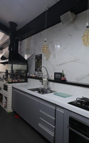 Casa de condomínio para alugar com 450m², 4 quartos e 6 vagasChurrasqueira