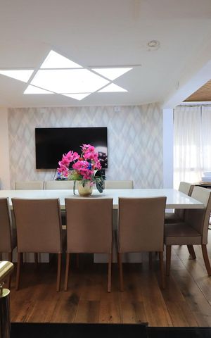 Casa de condomínio para alugar com 450m², 4 quartos e 6 vagasSala de Jantar