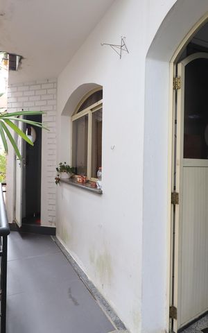 Casa de condomínio para alugar com 450m², 4 quartos e 6 vagasQuintal