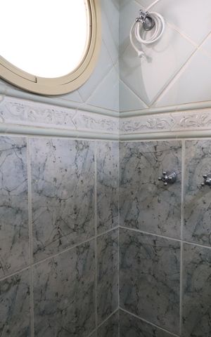 Casa de condomínio para alugar com 450m², 4 quartos e 6 vagasBanheiro da Suíte 3