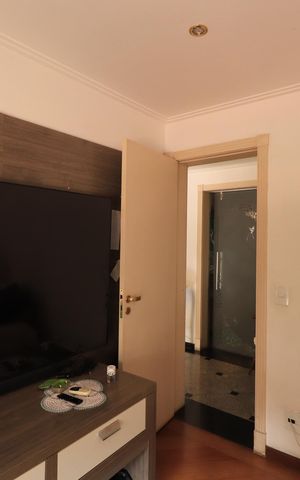 Casa de condomínio para alugar com 450m², 4 quartos e 6 vagasSala de TV