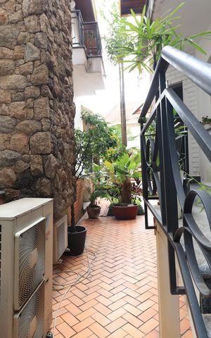 Casa de condomínio para alugar com 450m², 4 quartos e 6 vagasQuintal