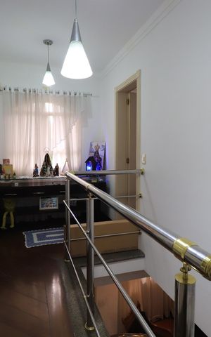Casa de condomínio para alugar com 450m², 4 quartos e 6 vagasCorredor