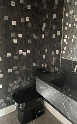Apartamento à venda com 130m², 3 quartos e 3 vagas Apartamento à venda com 130m², 3 quartos e 3 vagasBanheiro