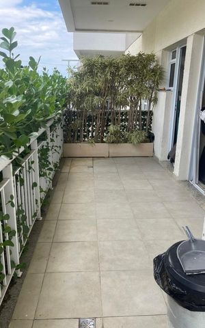 Apartamento à venda com 110m², 3 quartos e 1 vaga Apartamento à venda com 110m², 3 quartos e 1 vagaVaranda