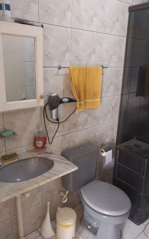 Casa de condomínio à venda com 60m², 2 quartos e 2 vagas Casa de condomínio à venda com 60m², 2 quartos e 2 vagasBanheiro