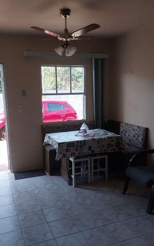 Casa de condomínio à venda com 60m², 2 quartos e 2 vagas Casa de condomínio à venda com 60m², 2 quartos e 2 vagasSala