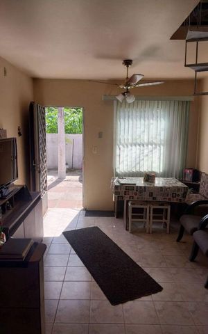 Casa de condomínio à venda com 60m², 2 quartos e 2 vagas Casa de condomínio à venda com 60m², 2 quartos e 2 vagasSala