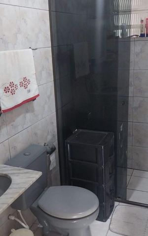 Casa de condomínio à venda com 60m², 2 quartos e 2 vagas Casa de condomínio à venda com 60m², 2 quartos e 2 vagasBanheiro