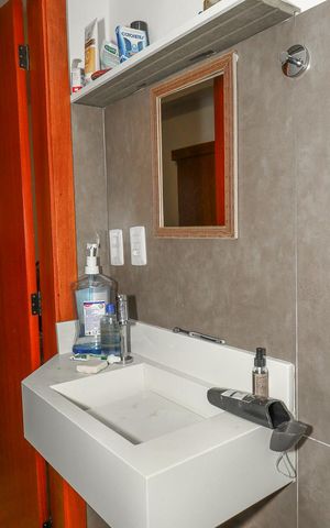 Apartamento à venda com 220m², 3 quartos e sem vagaBanheiro da Suíte 2