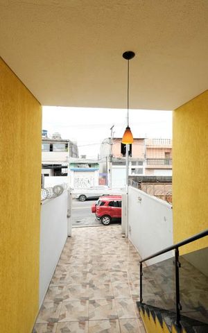 Casa à venda com 100m², 3 quartos e 2 vagasSala