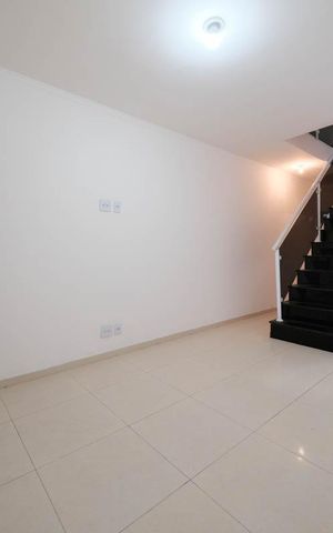 Casa à venda com 100m², 3 quartos e 2 vagasSala