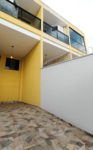 Casa à venda com 100m², 3 quartos e 2 vagasGaragem
