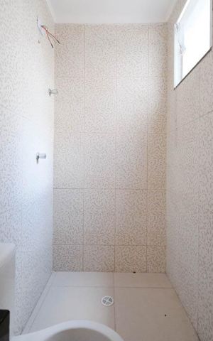 Casa à venda com 100m², 3 quartos e 2 vagasBanheiro
