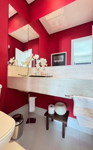 Apartamento à venda com 215m², 3 quartos e 3 vagasLavabo