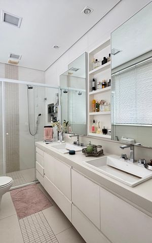 Apartamento à venda com 215m², 3 quartos e 3 vagasBanheiro da Suíte 3
