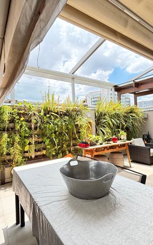 Apartamento à venda com 215m², 3 quartos e 3 vagasCobertura