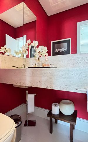 Apartamento à venda com 215m², 3 quartos e 3 vagasLavabo