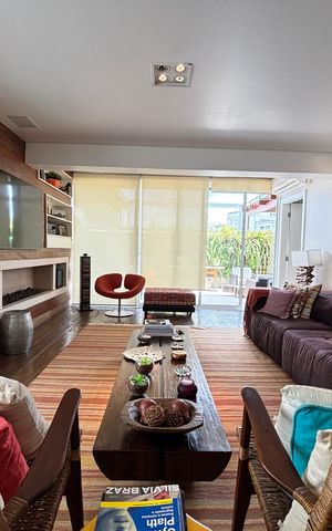 Apartamento à venda com 215m², 3 quartos e 3 vagasCobertura