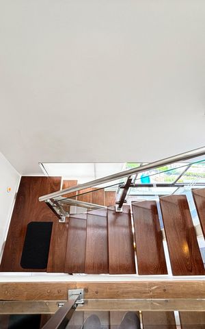 Apartamento à venda com 215m², 3 quartos e 3 vagasEscada