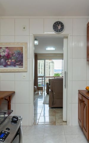 Apartamento à venda com 105m², 3 quartos e 2 vagas Apartamento à venda com 105m², 3 quartos e 2 vagasCozinha