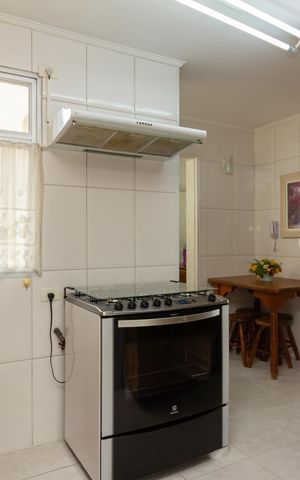Apartamento à venda com 105m², 3 quartos e 2 vagas Apartamento à venda com 105m², 3 quartos e 2 vagasCozinha