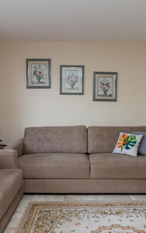 Apartamento à venda com 105m², 3 quartos e 2 vagas Apartamento à venda com 105m², 3 quartos e 2 vagasSala
