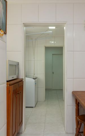 Apartamento à venda com 105m², 3 quartos e 2 vagas Apartamento à venda com 105m², 3 quartos e 2 vagasCozinha