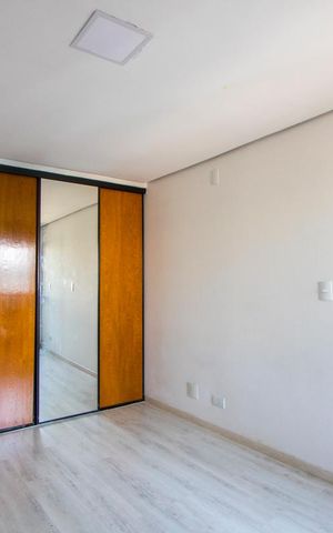 Apartamento à venda com 300m², 4 quartos e 2 vagas Apartamento à venda com 300m², 4 quartos e 2 vagasQuarto 2 - Suíte