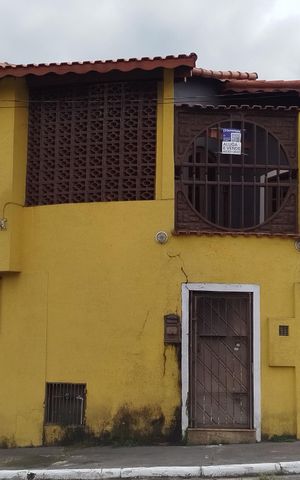Casa para alugar com 230m², 3 quartos e sem vaga Casa para alugar com 230m², 3 quartos e sem vagaFachada + Placa
