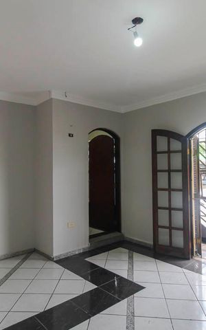 Casa para alugar com 230m², 3 quartos e sem vaga Casa para alugar com 230m², 3 quartos e sem vagaSuite