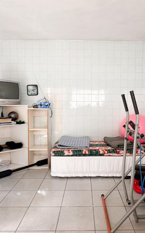 Apartamento à venda com 200m², 2 quartos e 2 vagas Apartamento à venda com 200m², 2 quartos e 2 vagasQuarto de Serviço
