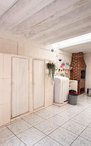 Apartamento à venda com 200m², 2 quartos e 2 vagas Apartamento à venda com 200m², 2 quartos e 2 vagasÁrea gourmet