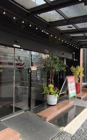 Apartamento à venda com 37m², 1 quarto e 1 vaga Apartamento à venda com 37m², 1 quarto e 1 vagaFachada + Plaquinha