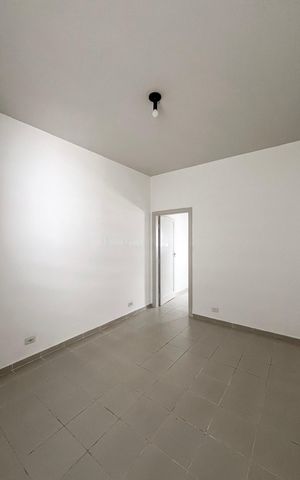 Apartamento à venda com 93m², 2 quartos e 1 vaga Apartamento à venda com 93m², 2 quartos e 1 vagaSala