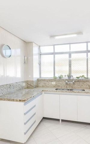 Apartamento à venda com 179m², 2 quartos e 2 vagas Apartamento à venda com 179m², 2 quartos e 2 vagasCozinha