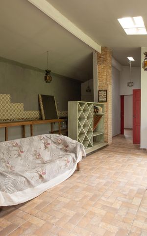 Casa de condomínio para alugar com 400m², 2 quartos e 4 vagas Casa de condomínio para alugar com 400m², 2 quartos e 4 vagasSala da Edicula