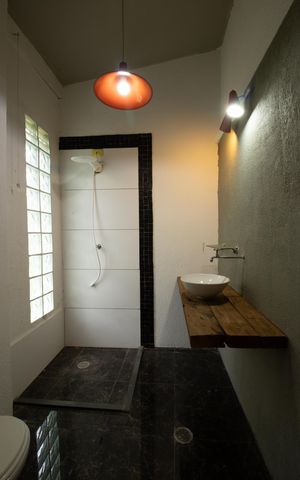 Casa de condomínio para alugar com 400m², 2 quartos e 4 vagas Casa de condomínio para alugar com 400m², 2 quartos e 4 vagasBanheiro do Quarto 1 - Suite