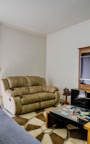 Apartamento à venda com 100m², 2 quartos e 2 vagas Apartamento à venda com 100m², 2 quartos e 2 vagasSala